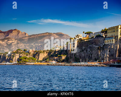 Marina Piccola shot da Marina Grande. Sorrento, Italia. Foto Stock