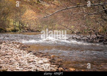 Il fiume mandorlo in sma' glen, Perth and Kinross, SCOZIA Foto Stock