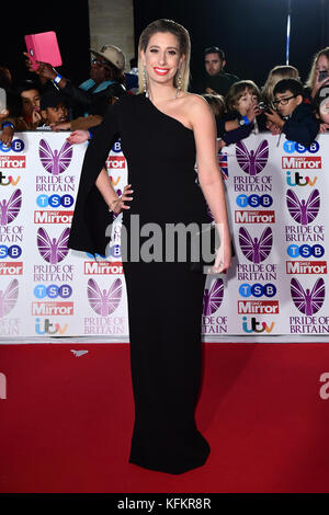 Stacey Solomon partecipa al Pride of Britain Awards 2017, a Grosvenor House, Park Street, Londra. Data immagine: Lunedì 30 ottobre. Il credito fotografico dovrebbe essere: Ian West/PA Wire Foto Stock