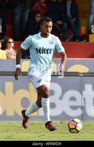 Benevento, Italia - 29 ottobre: nani in azione durante il campionato di serie a tim match tra benevento calcio e SS Lazio, a stadio ciro vigorito di Benevento, ottobre 29, 2017 ( credito: marco iorio/alamy live news Foto Stock