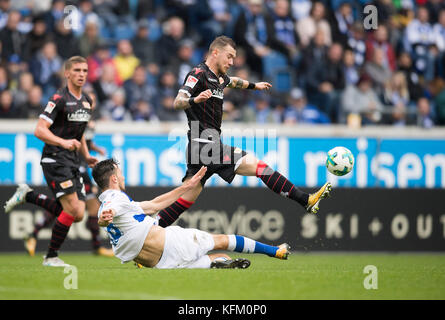 Lukas FROEDE (Frode, DU) im duels versus Marcel HARTEL r. (Union), Aktion, Fussball . Bundesliga, 12 anni. Spieltag, MSV Duisburg (DU) - Union Berlin, AM 29.10.2017 a Duisburg/Germania. |utilizzo in tutto il mondo Foto Stock