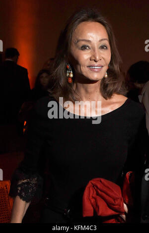 Isabel Preysler durante la celebrazione del 25° anniversario del Museo Nazionale Thyssen-Bornemisza di Madrid lunedì 30 ottobre 2017-. Crediti: Gtres Información más Comuniación on line, S.L./Alamy Live News Foto Stock