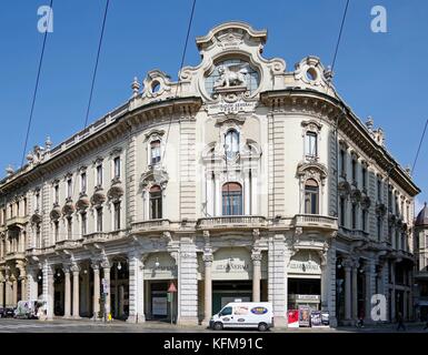 Ex uffici di Assicurazioni Generali Venzia sul lato nord della Piazza Solferino , Torino Italia, Foto Stock