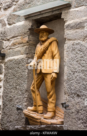 St. niklaus svizzera - guida alpina museo statua, bergfuhrer museo. Foto Stock