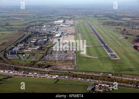 Vista aerea di East Midlands Airport, Derby, Regno Unito Foto Stock