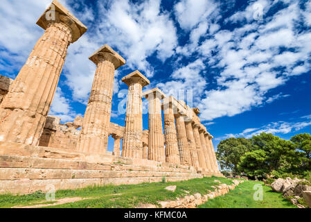 Selinunte era una antica città greca sulla costa sud-occidentale della Sicilia in Italia. Tempio di Hera rovine di stile dorico architettura. Foto Stock