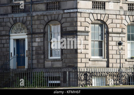 La giunzione di Drummond luogo e London Street nella zona di New Town di Edimburgo. Foto Stock