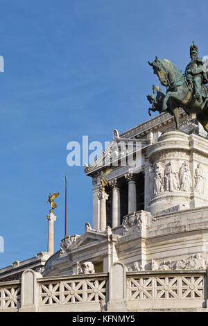 Altare della Patria, noto anche come il Monumento Nazionale a Vittorio Emanuele II, il Vittoriano o 'torta nuziale", Roma, Italia Foto Stock