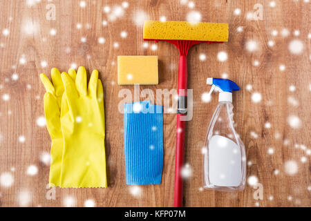 Ventosa con finestra roba di pulizia su legno Foto Stock