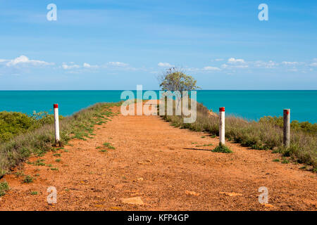 Sito del vecchio pontile in legno rimosso nel 1966 ,al punto di mangrovie , Broome, North Western Australia rimane un turista lookout,e pesce visualizzazione sito . Foto Stock