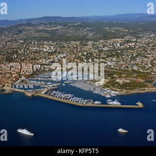 Città di Antibes e Marina Vista Aerea, Cote d Azur Provence Francia Foto Stock