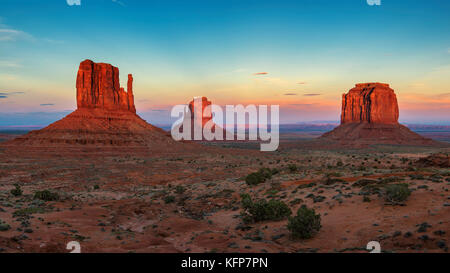 Il monument valley al tramonto Foto Stock