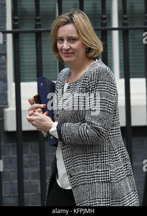 Londra, Regno Unito. 31 ott 2017. ambra rudd home secretary partecipa a una riunione del gabinetto al 10 di Downing Street a Londra credito: wfpa/alamy live news Foto Stock