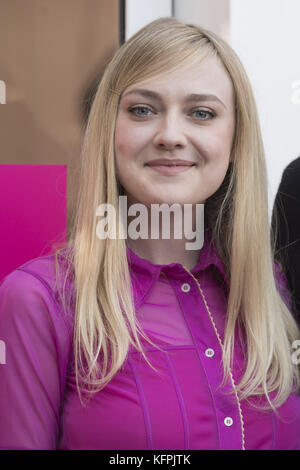 Roma, Italia. 31 ott 2017. Roma, Italia. 31 ott 2017. Dakota Fanning frequentando il photocall di Si prega di Stand By durante il XII Roma Film Fest Credito: Silvia Gerbino/Alamy Live News Foto Stock