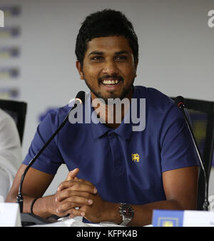 Colombo, Sri lanka. 31 ott 2017. sri lanka di test cricket capitano dinesh chandimal risolve una conferenza stampa a Colombo in data 31 ottobre 2017. Credito: lahiru harshana/alamy live news Foto Stock