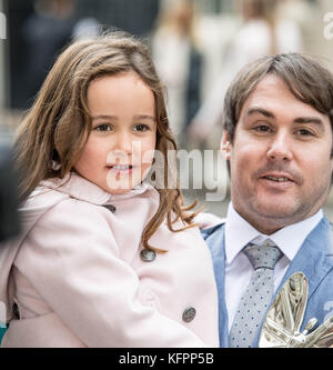 Londra, Regno Unito. 31 ott 2017. orgoglio della Gran Bretagna i vincitori del premio la ricezione a 10 Downing street, suzie mccash, figlio di coraggio award a Downing street credit: Ian Davidson/alamy live news Foto Stock