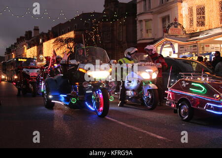 Llandudno le luci di Natale, interruttore no parade. Galles Foto Stock