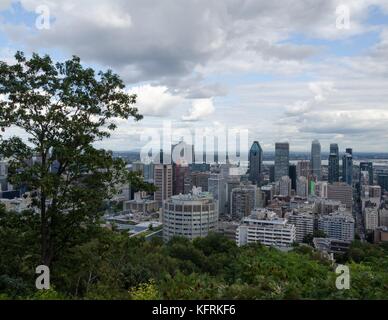 Una vista di Montreal dal Mont Royal Park. Foto Stock