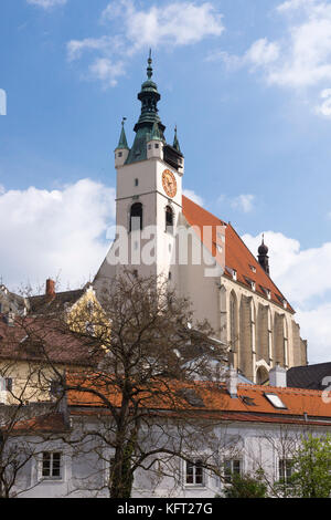 La chiesa Piaristen (Piaristenkirche) nella zona vecchia della città di Krems an der Donau, un sito patrimonio mondiale dell'UNESCO Foto Stock