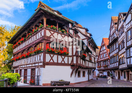 Strasburgo, Francia. metà tradizionali case con travi di legno di Petite France. Foto Stock