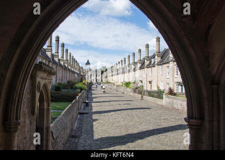 Il XIV secolo vicario in ciottoli vicino adiacente alla Cattedrale di Wells, pozzi, Somerset, Inghilterra, Regno Unito Foto Stock