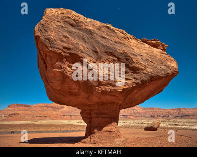 Balanced Rocks, Near Lees Ferry, Glen Canyon National Recreation Area, Arizona, Stati Uniti Foto Stock