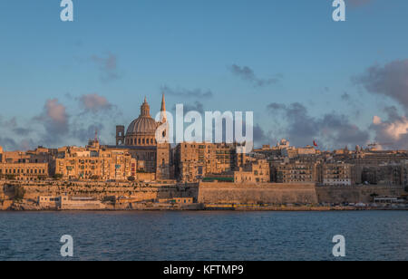 Tramonto a La Valletta di Malta Foto Stock