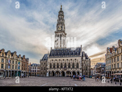 Tramonto al place des eroi in Arras Francia Foto Stock