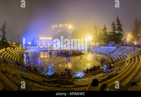 Sapa, vietnam - 14 ottobre 2017: centro di sapa, lao cai, vietnam sulla notte. sapa è una città di frontiera e la capitale del distretto di sapa Foto Stock