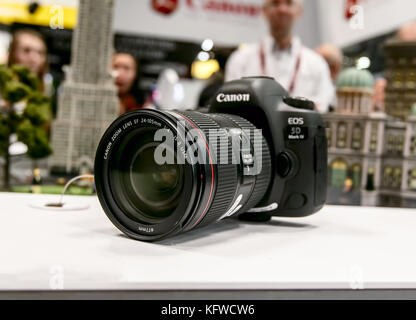 Canon EOS 5D Mark IV con EF 24-105 È II USM. Foto Stock