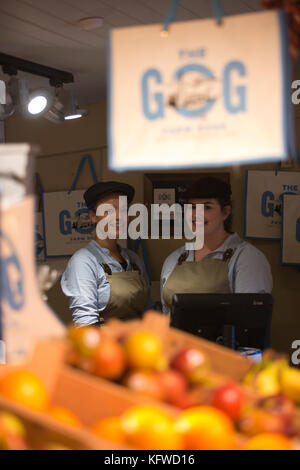 Il negozio agricolo Gog Magog Hills, a conduzione familiare, gastronomia, caffetteria e premiati negozi di macelleria a Cambridge, Inghilterra, Regno Unito Foto Stock