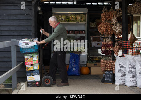 Il negozio agricolo Gog Magog Hills, a conduzione familiare, gastronomia, caffetteria e premiati negozi di macelleria a Cambridge, Inghilterra, Regno Unito Foto Stock