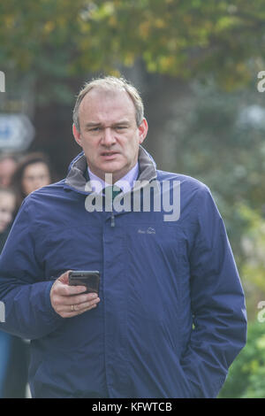 Londra, Regno Unito. 1 nov, 2017. ed davey membro liberaldemocratico del parlamento per Kingston e surbiton e fu il primo cambiamento climatico ed energia segretario visto in westminster credito: amer ghazzal/alamy live news Foto Stock