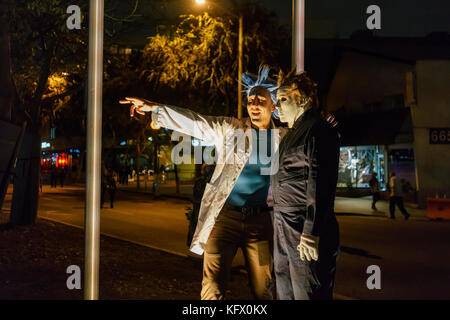 Los Angeles, Stati Uniti d'America. 31 ott 2017. evento speciale - west hollywood halloween carnaval il Ott 31, 2017 a West Hollywood e Los Angeles, california, Stati Uniti credit: kit chon leong/alamy live news Foto Stock