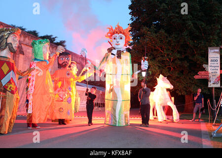 Festa della Magna carta 800 alla Cattedrale di Salisbury nel Wiltshire UK 2015 Foto Stock