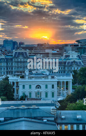 Settembre 12, 2017, Washington, DC, Stati Uniti d'America: il tesoro usa edificio, casa bianca, e eisenhower executive office building al tramonto visto da r Foto Stock