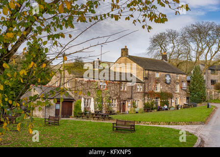 North Yorkshire. Malham distretto. Il Lister Arms Hotel Malham village. Foto Stock