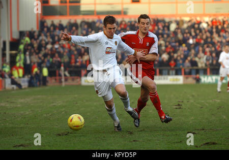 Il calciatore Kenny Miller e David Zdrilic Walsall V Wolverhampton Wanderers 11/1/03 Foto Stock