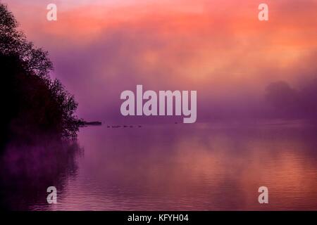 Sunrise over sutton bingham serbatoio e cinghiale club somerset Foto Stock