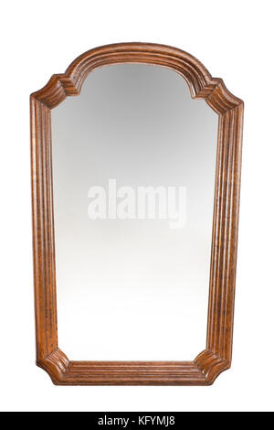 Specchio antico in legno scolpito telaio su uno sfondo bianco. Foto Stock