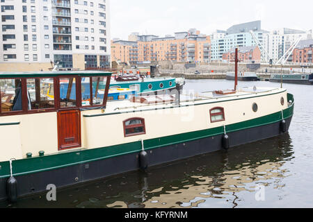 Una vista di Leeds Docks, a sviluppare business e parte residenziale di Leeds. Foto Stock