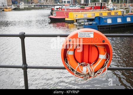 Una vista di Leeds Docks, a sviluppare business e parte residenziale di Leeds. Foto Stock