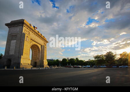 Arcul de triumf arco di trionfo di Bucarest Romania Foto Stock