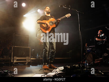 Nick Mulvey si esibisce dal vivo alla Liverpool O2 Academy con: Nick Mulvey dove: Liverpool, Regno Unito quando: 01 ottobre 2017 Credit: Sakura/WENN.com Foto Stock