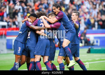 Paris Saint-Germain (PSG) vs. FC Girondins de Bordeaux allo stadio Parc des Princes con: 10, Neymar, 3, Presnel Kimpembe, 25, Adrien Rabiot dove: Parigi, Ile de France, Francia quando: 30 settembre 2017 credito: ATP/Gromik Thierry/WENN.com Foto Stock