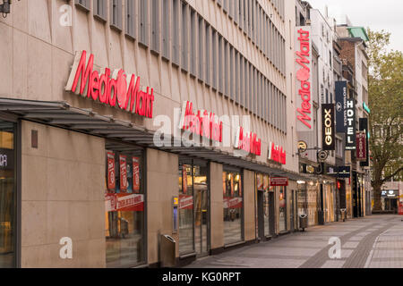 Colonia, Germania - 29 ottobre 2017: media markt logo shop Foto Stock