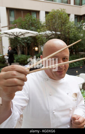 Il ristorante 'Sue mesure" al Mandarin Oriental a Parigi. Cuocere: Thierry Marx. Thierry Marx Foto Stock