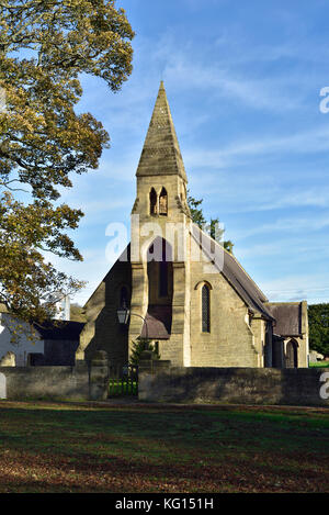 Chiesa di Santa Maria, a Piercebridge, costruito nel 1873 da Cory e Ferguson. Si tratta di un edifico elencato Grade two. Foto Stock