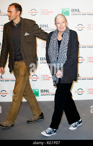 Roma, Italia. 02nov, 2017. Vanessa Redgrave e suo figlio Carlo gabriel nero frequentare un photocall durante il XII roma film fest presso Auditorium parco della musica il 2 novembre 2017 a Roma, Italia. Credito: geisler-fotopress/alamy live news Foto Stock