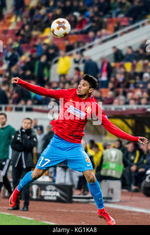 3 novembre 2017: florinel coman #17 (fcsb Bucarest) durante la UEFA Europa League il 2017-2018, fase di gruppo, groupe gioco g tra fcsb Bucarest (rou) e hapoel Beer Sheva fc (ISR) a livello nazionale stadio arena, Bucarest, Romania rou. foto: cronos/catalin soare Foto Stock